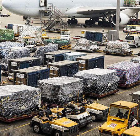 貨值高、時效高的產品適合空運